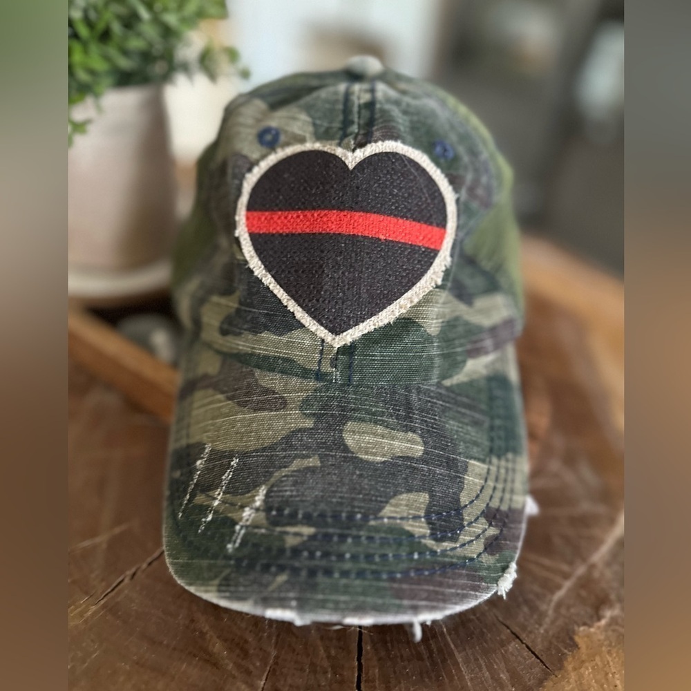 Red Line heart hat - Picture 1 of 3